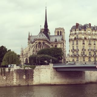 Dormir sur l'île Saint Louis #paris #romantique #airbnb #mission #pro