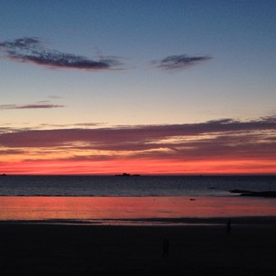 La nuit tombe sur Saint Malo #magique #sunset #fetedelamusique #plage